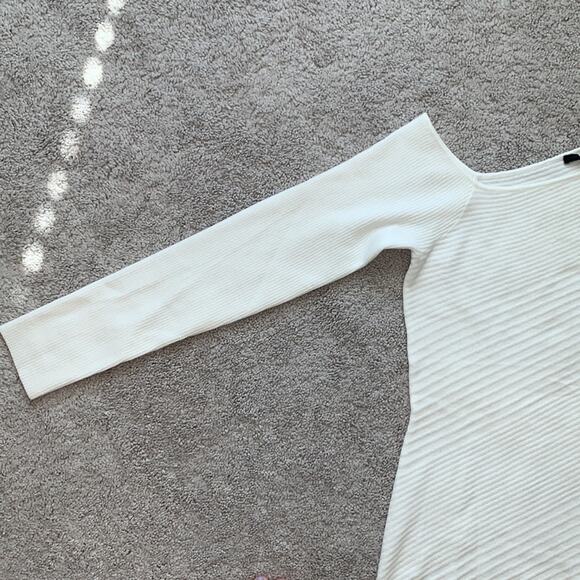 CYRUS Bone Asymmetrical Sweater Sz M - NWT - Picture 2 of 8